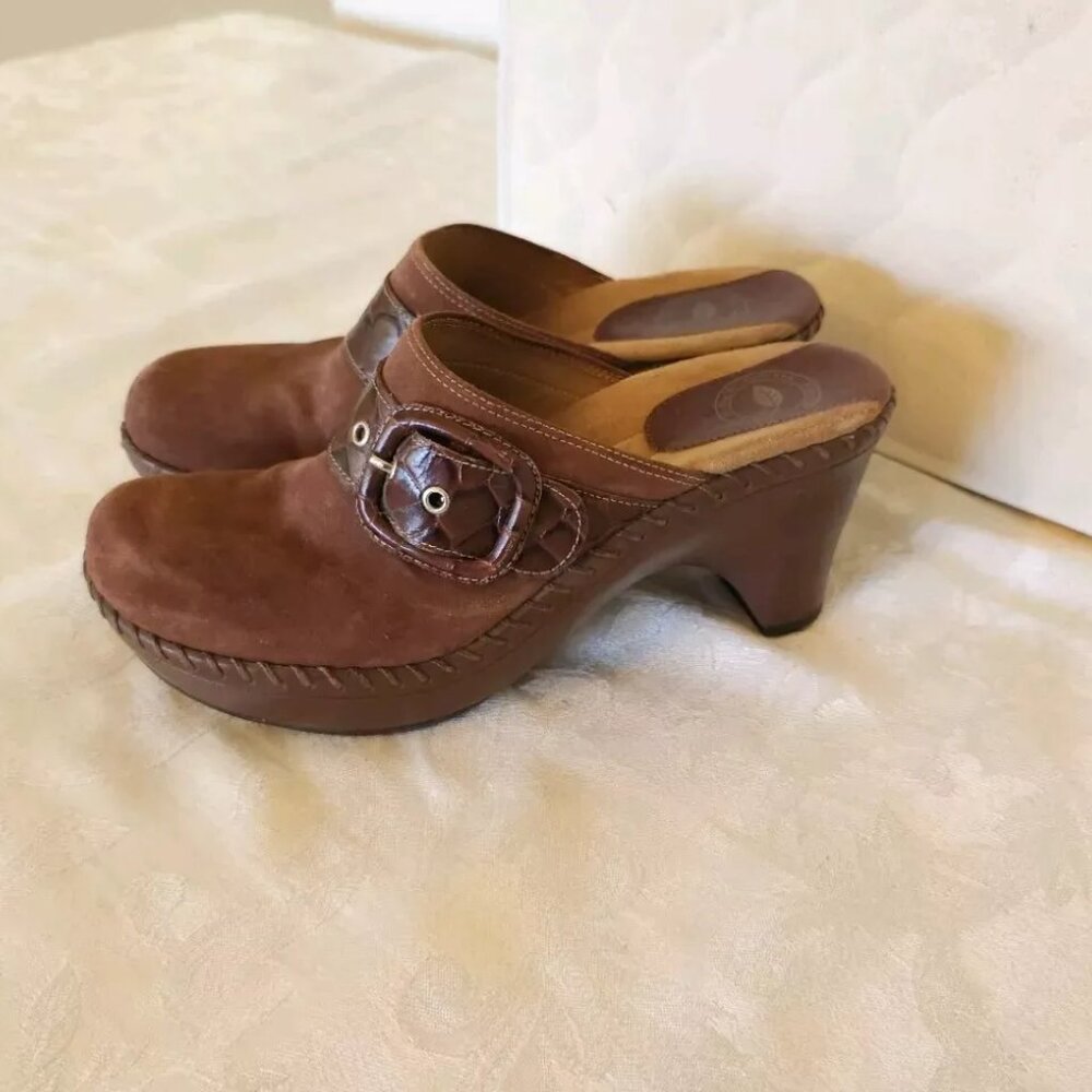 Womens Nurture Leather Slide On Mules Clogs Shoes 7 M Caramel Brown Faux Buckle - Picture 7 of 13